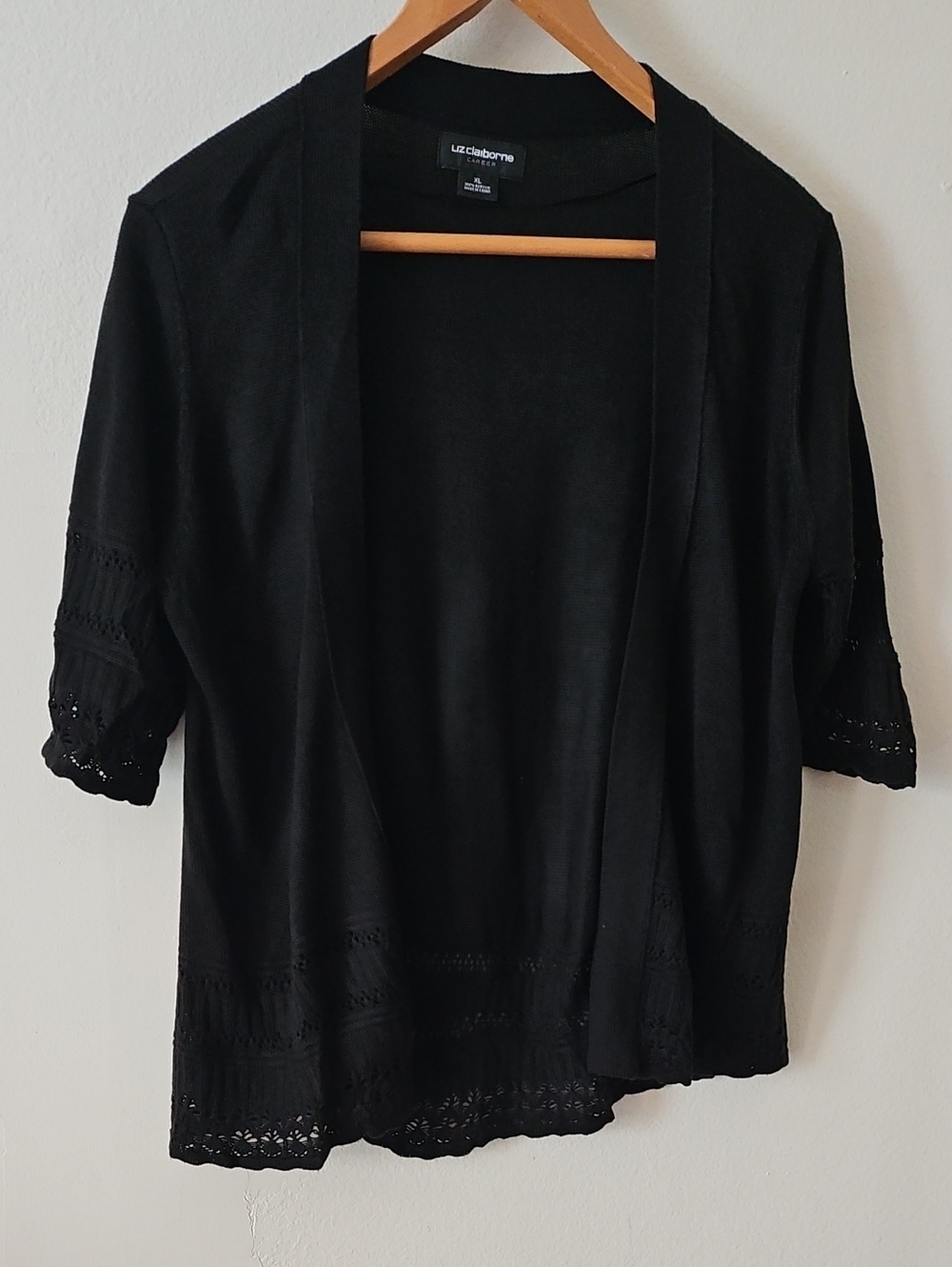 Liz Claiborne Black Short-Sleeve Open-Front Cardigan with Crochet Trim 172